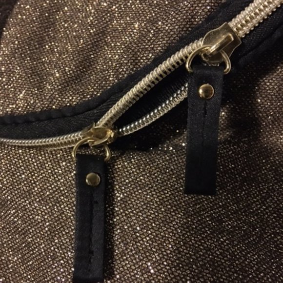 VICTORIA'S SECRET Gold Shimmery Tote/Weekend Bag - Picture 2 of 9